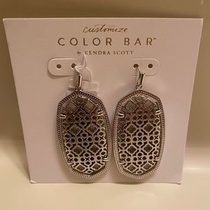 Kendra Scott Danielle rhodium Earrings (new)